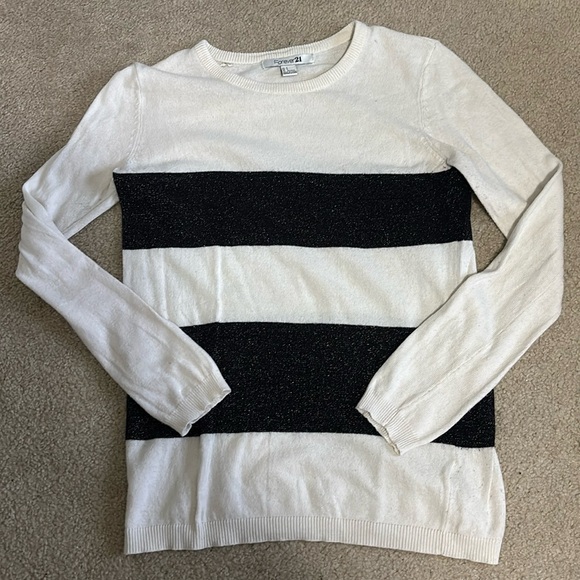Forever 21 Black and White Crew Neck Sweater - Picture 1 of 5